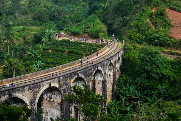 The Grand Island Loop tour in Sri Lanka