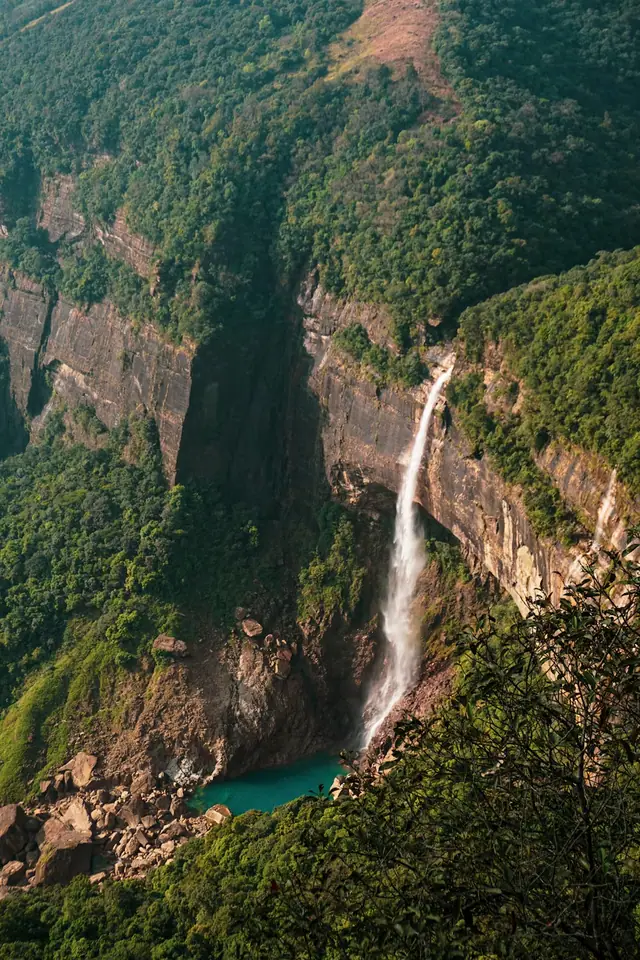 Dunhinda Falls, Sri Lanka